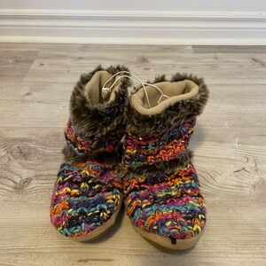 Colorful Knit Women’s Slippers